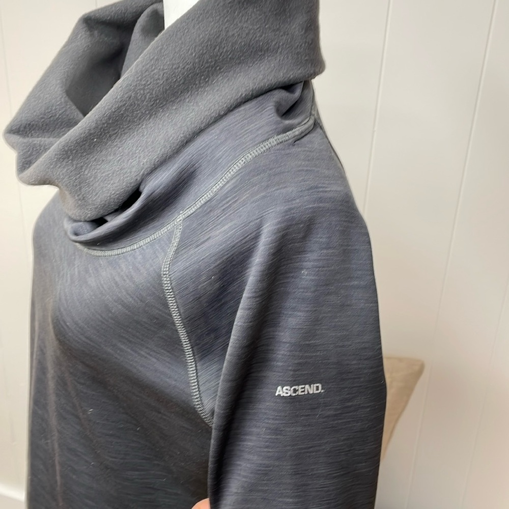 Ascend Tunic Pullover Hi-low Long Sleeve Thumb Hole Gray Fleece Mock